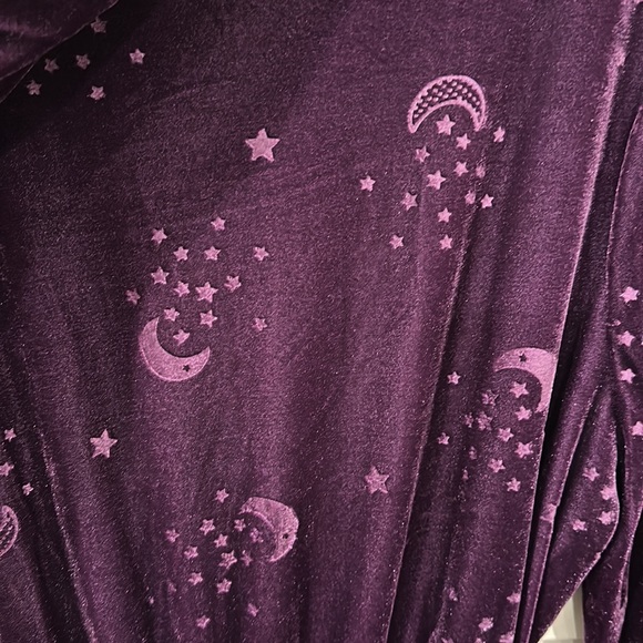 Halloween “Spirit” Adult Velvet Celestial Robe (Purple) Size: Plus - Picture 4 of 6